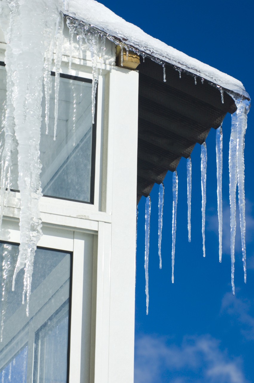 istock_000002909878largeicicles-002